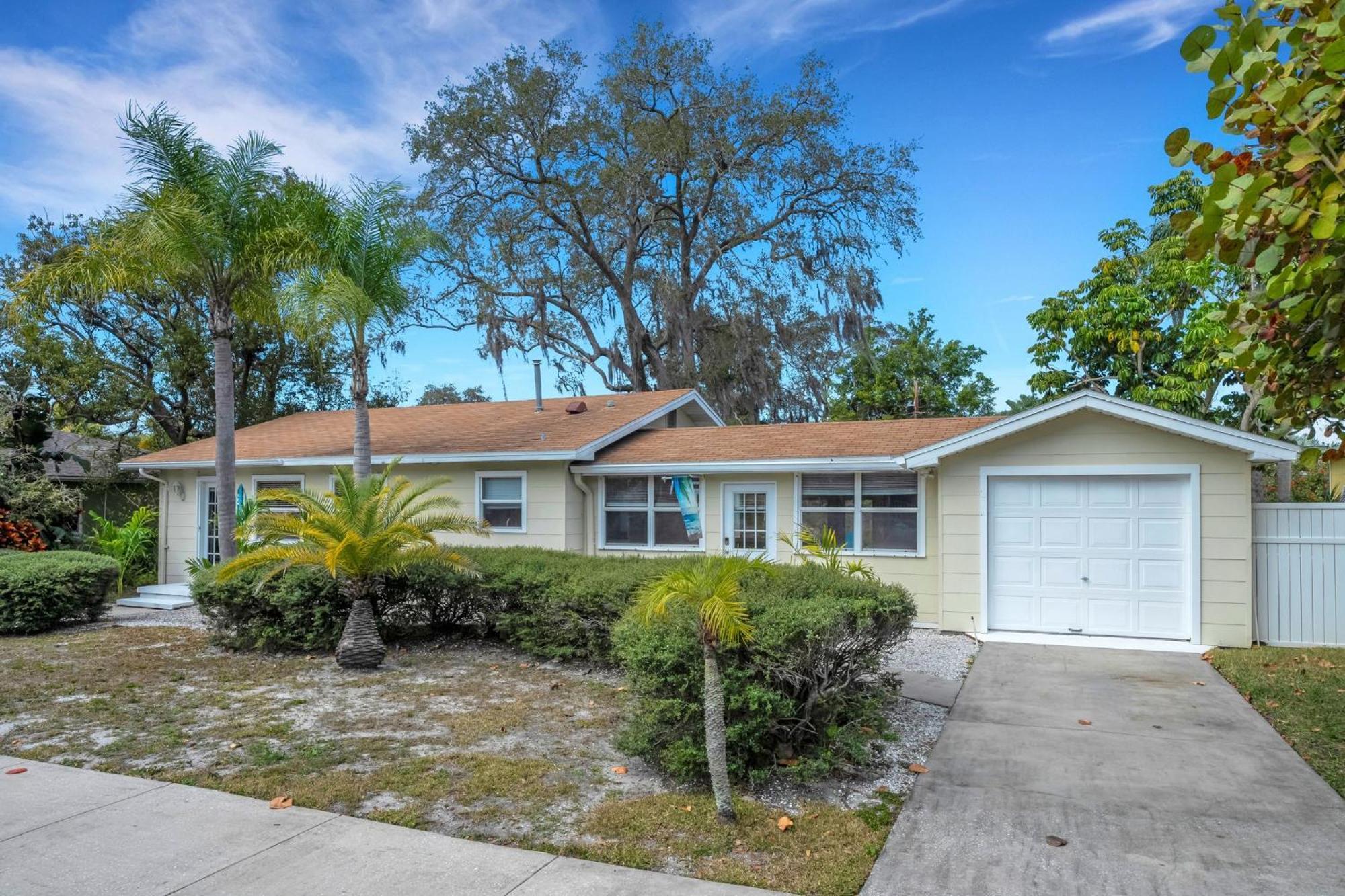 Sea Board Pool Home - Monthly Vacation Rental Clearwater Exterior photo